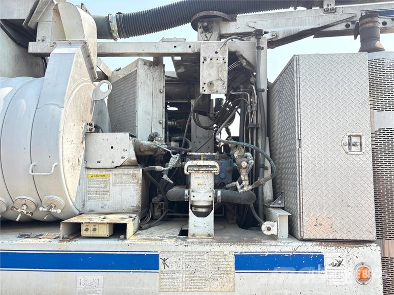 International 7400 Camion autospurgo