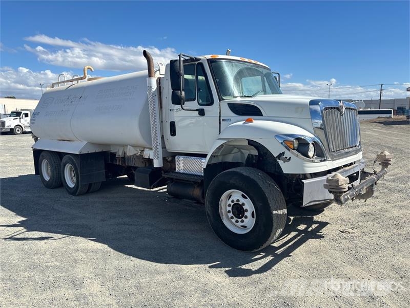 International 7400 Kamioni za vodu