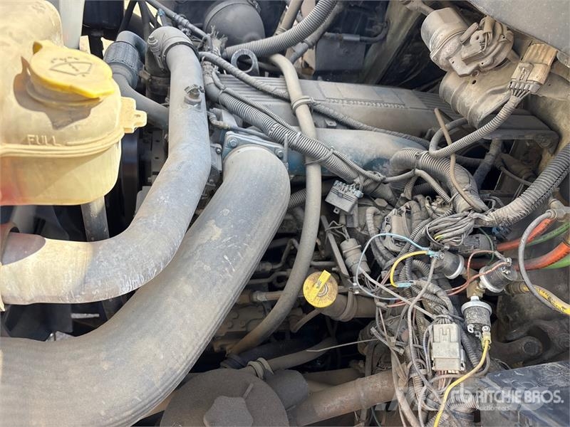 International 7400 Camion autospurgo