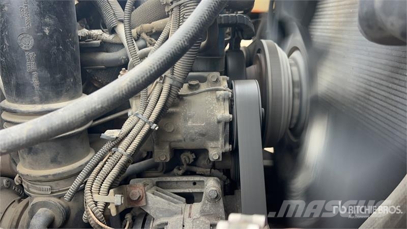 International 7400 Camion autospurgo