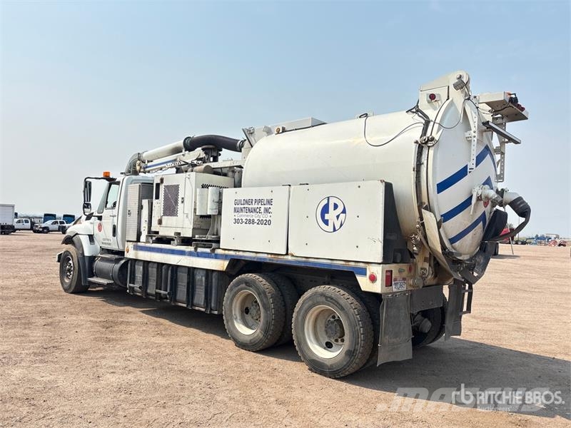 International 7400 Camion autospurgo