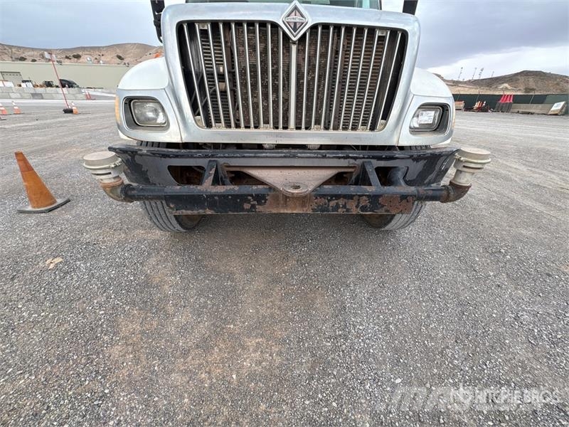 International 7400 صهاريج مياه