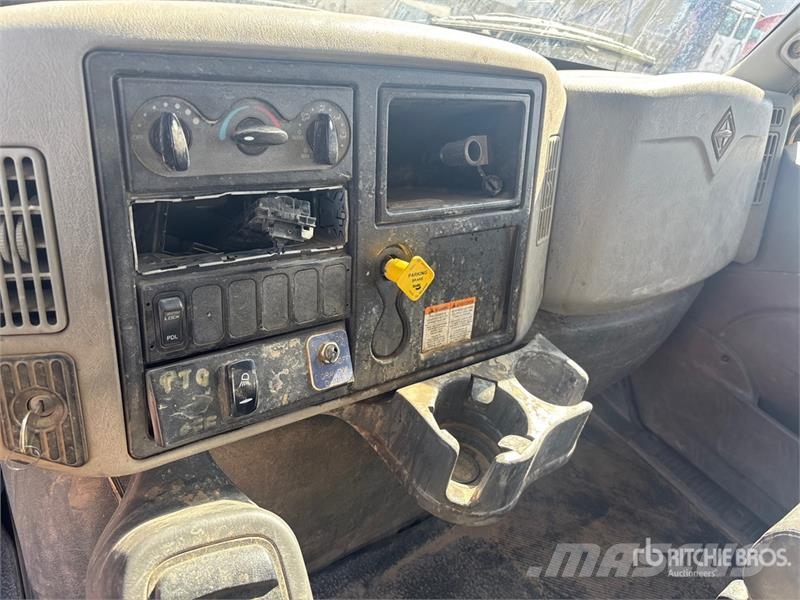 International 7400 Kamioni za vodu