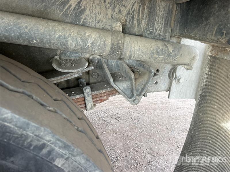 International 7400 Camion autospurgo