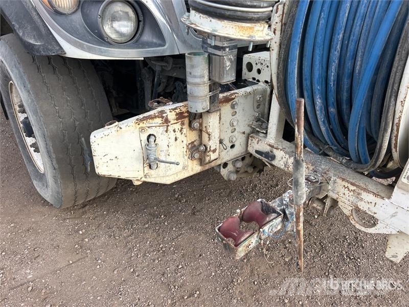 International 7400 Camion autospurgo