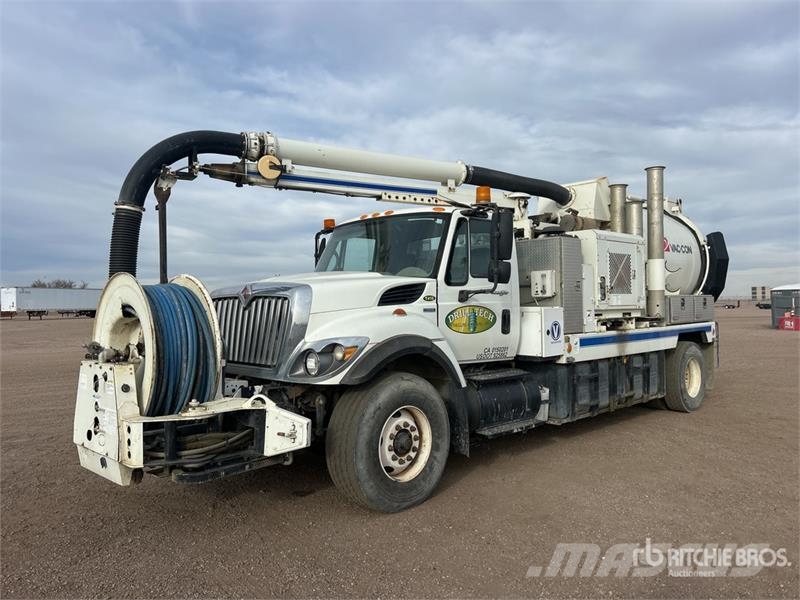 International 7400 Camion autospurgo