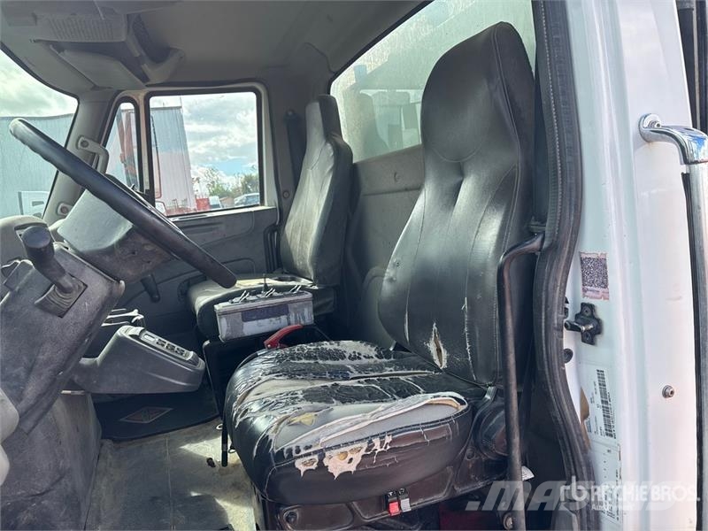International 7400 Vízszállító teherautók