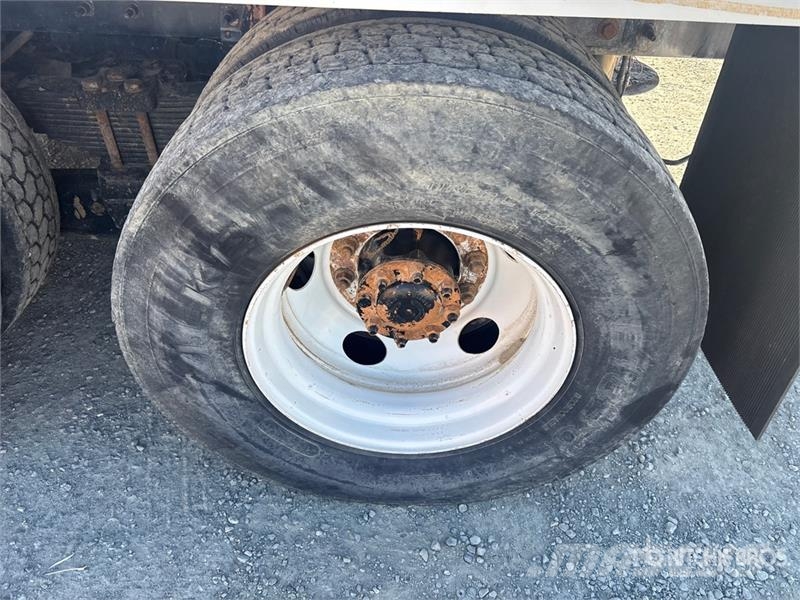 International 7400 Kamioni za vodu