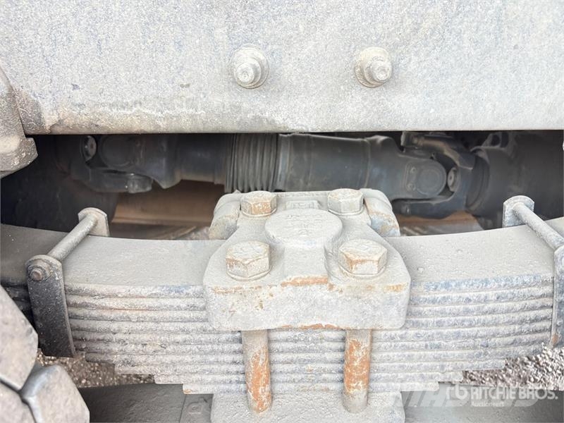 International 7400 Camion autospurgo