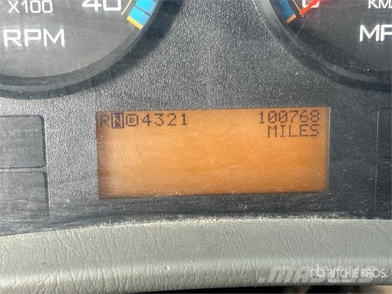 International 7400 Commercial vehicle