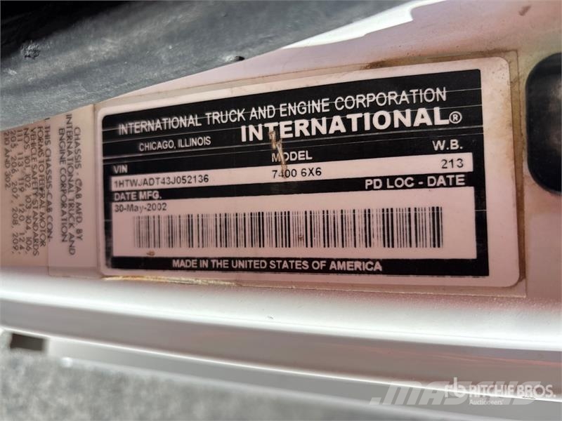 International 7400 移動式鑽機車