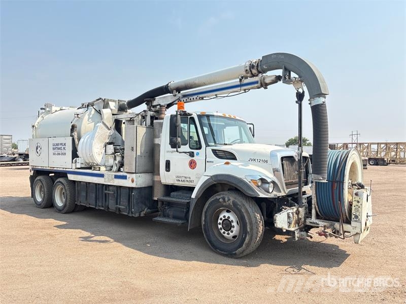 International 7400 Camion autospurgo