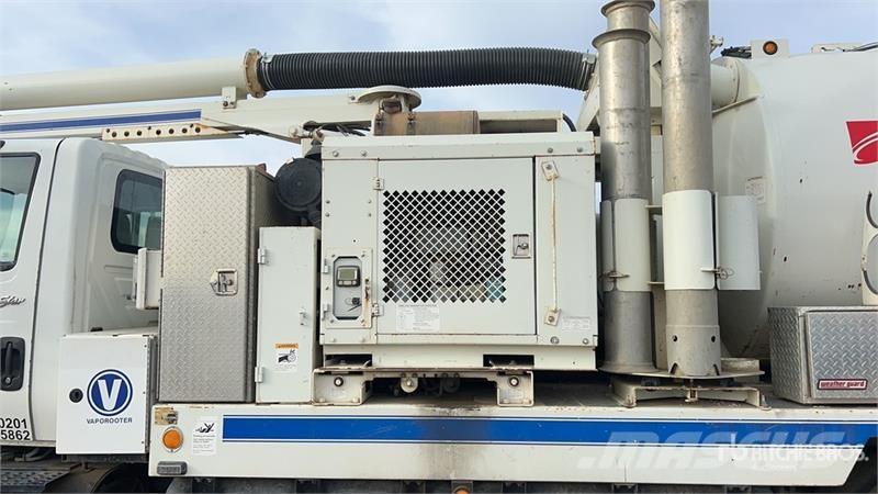International 7400 Camion autospurgo