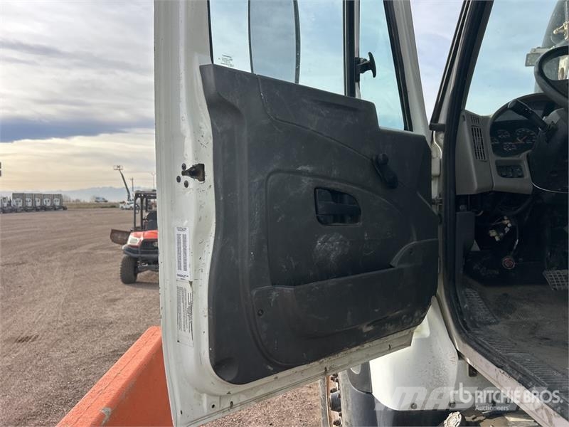 International 7400 Camion autospurgo