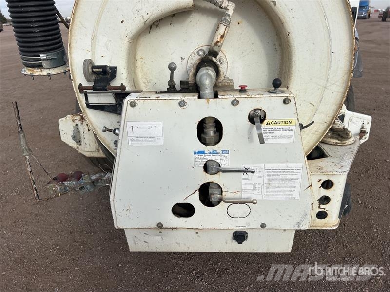 International 7400 Camion autospurgo