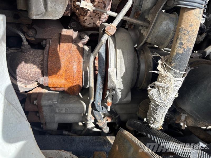 International 7400 Vízszállító teherautók