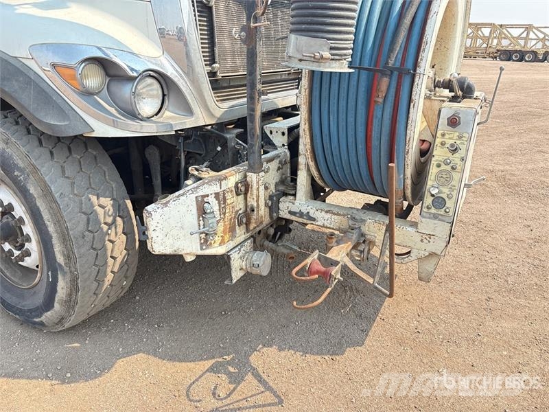 International 7400 Camion autospurgo