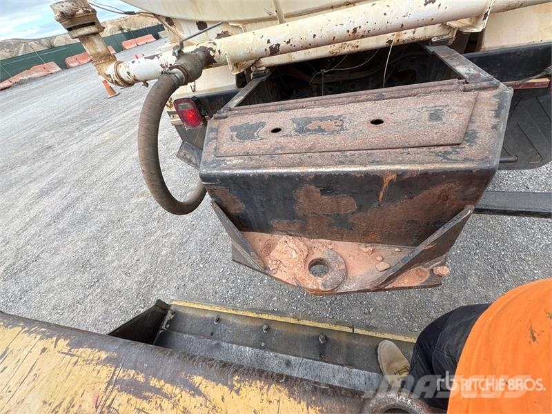 International 7400 صهاريج مياه