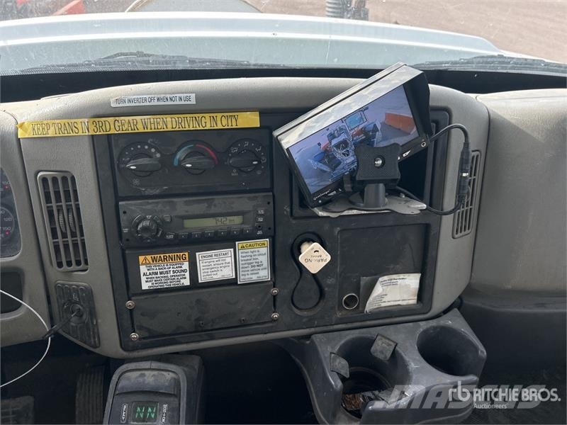 International 7400 Saug- und Druckwagen