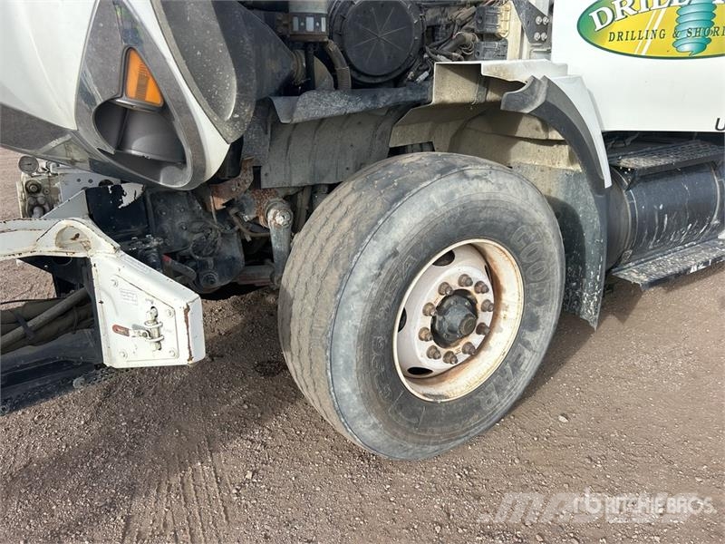 International 7400 Camion autospurgo
