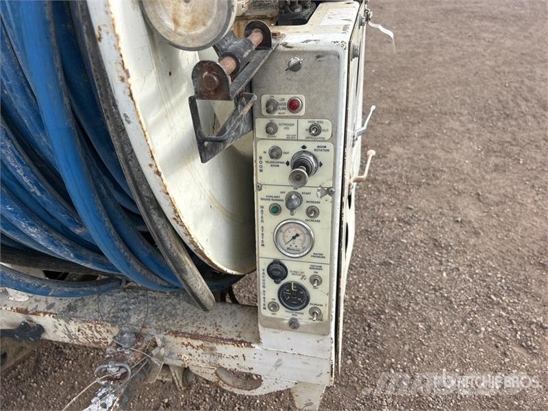 International 7400 Camion autospurgo