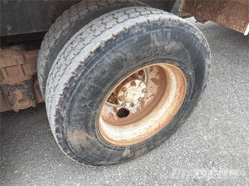 International 7400 صهاريج مياه