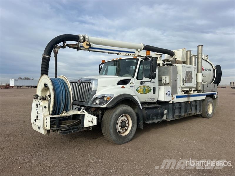 International 7400 Camion autospurgo