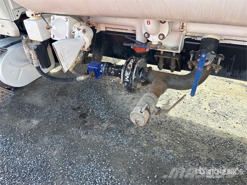 International 7400 Vízszállító teherautók