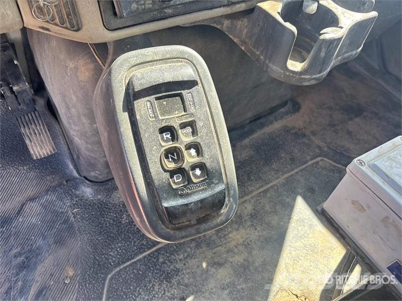 International 7400 Kamioni za vodu