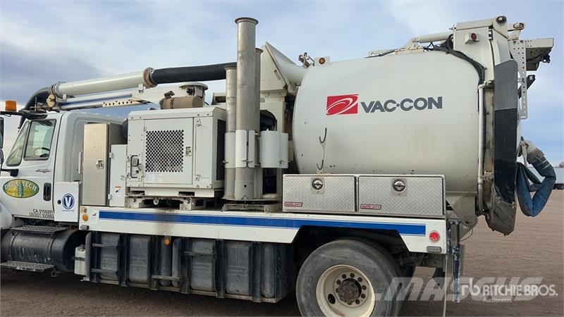 International 7400 Camion autospurgo