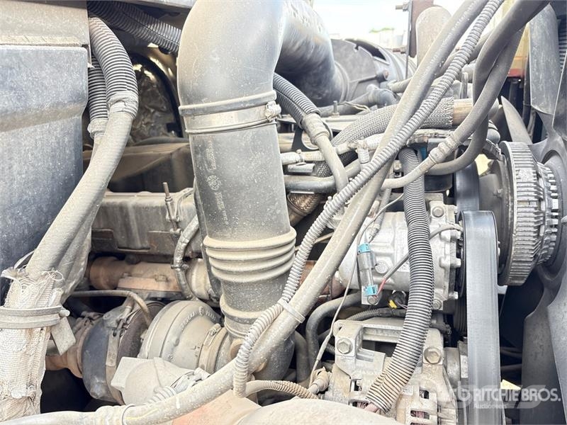 International 7400 Camion autospurgo
