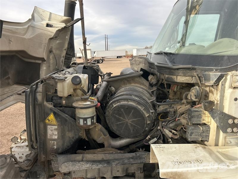 International 7400 Camion autospurgo