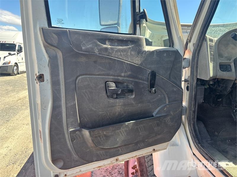 International 7400 Kamioni za vodu