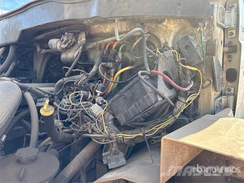 International 7400 Camion autospurgo