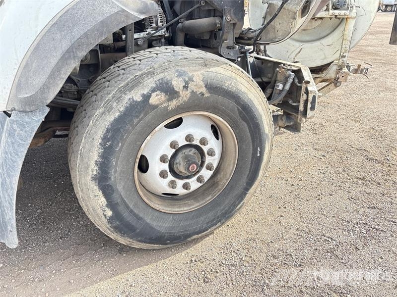 International 7400 Camion autospurgo