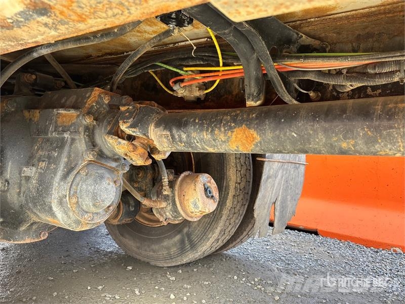 International 7400 Vízszállító teherautók
