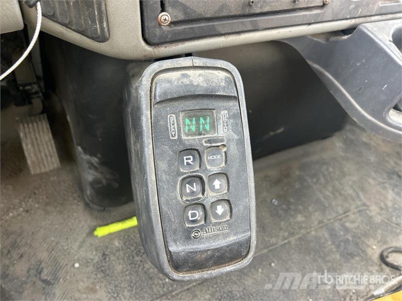 International 7400 Camion autospurgo