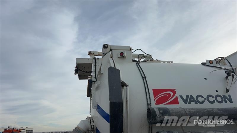 International 7400 Camion autospurgo