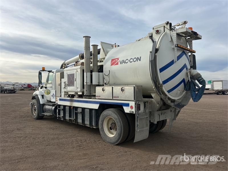 International 7400 Camion autospurgo
