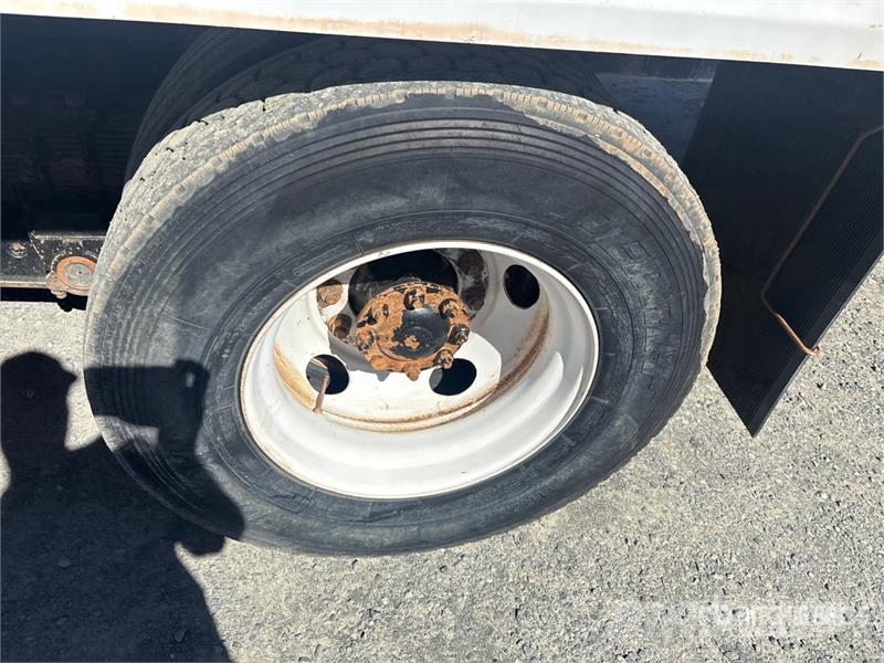 International 7400 Kamioni za vodu