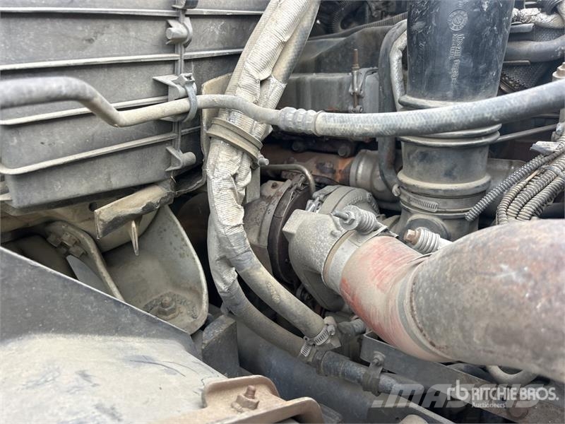 International 7400 Camion autospurgo