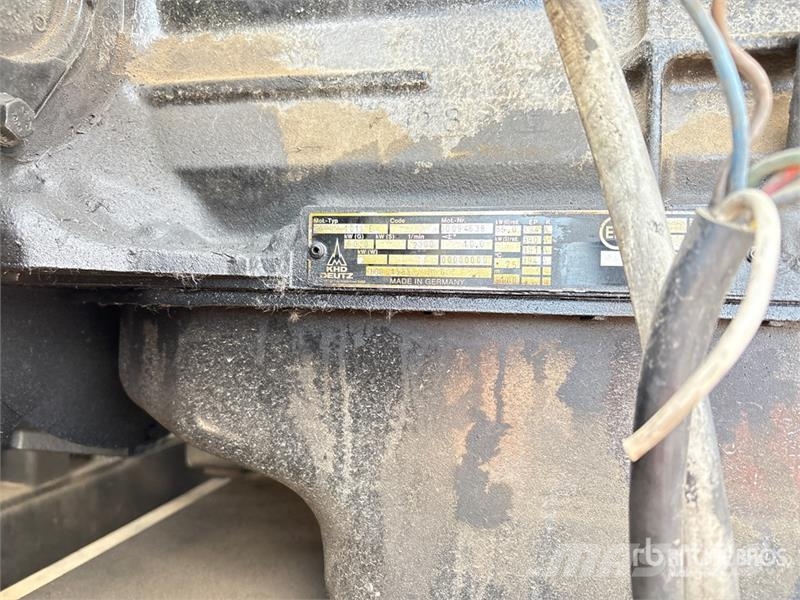 International 7400 Camion autospurgo