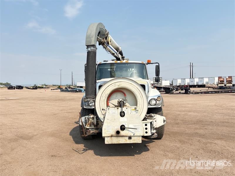 International 7400 Camion autospurgo
