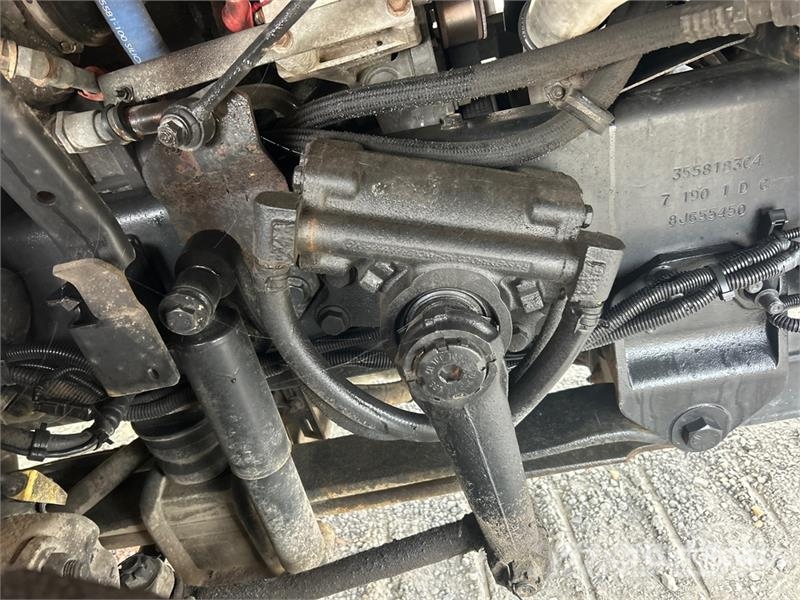 International 7400 Commercial vehicle