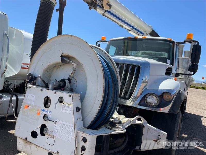 International 7400 Camion autospurgo