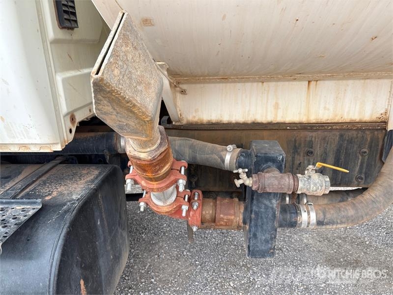 International 7400 صهاريج مياه