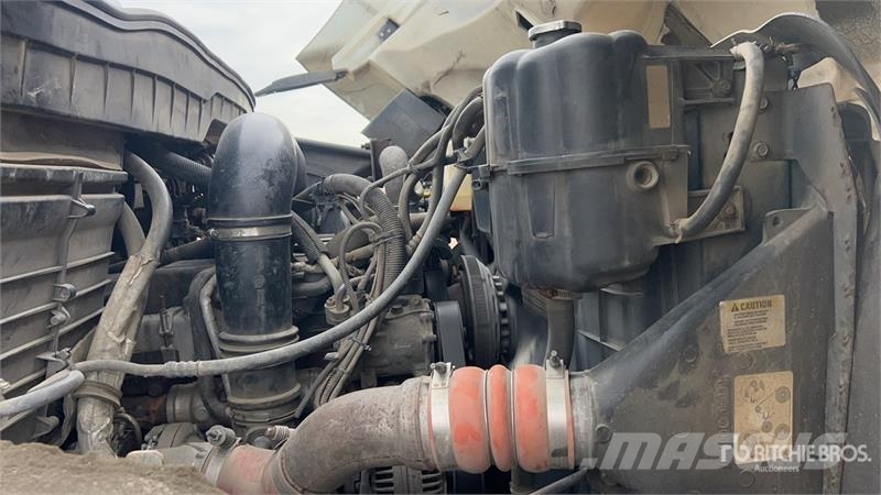 International 7400 Camion autospurgo