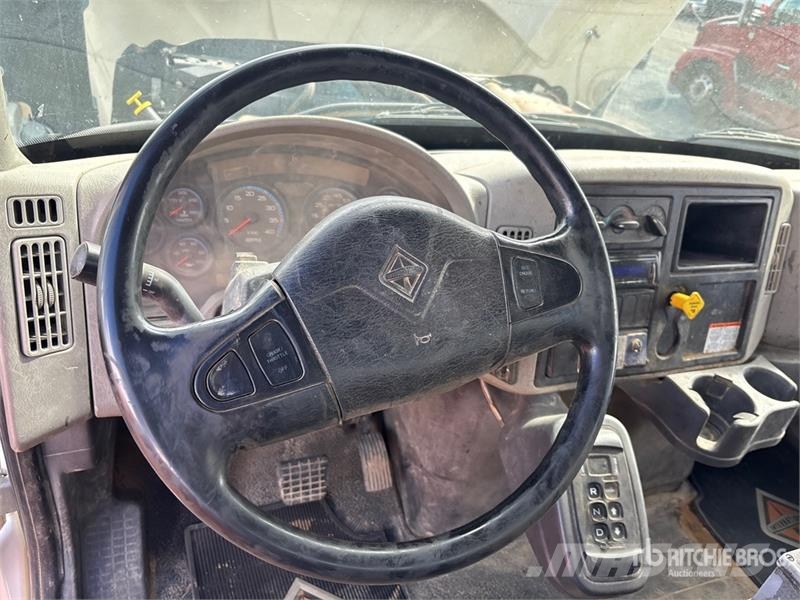 International 7400 Vízszállító teherautók