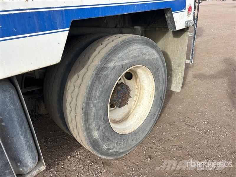 International 7400 Camion autospurgo