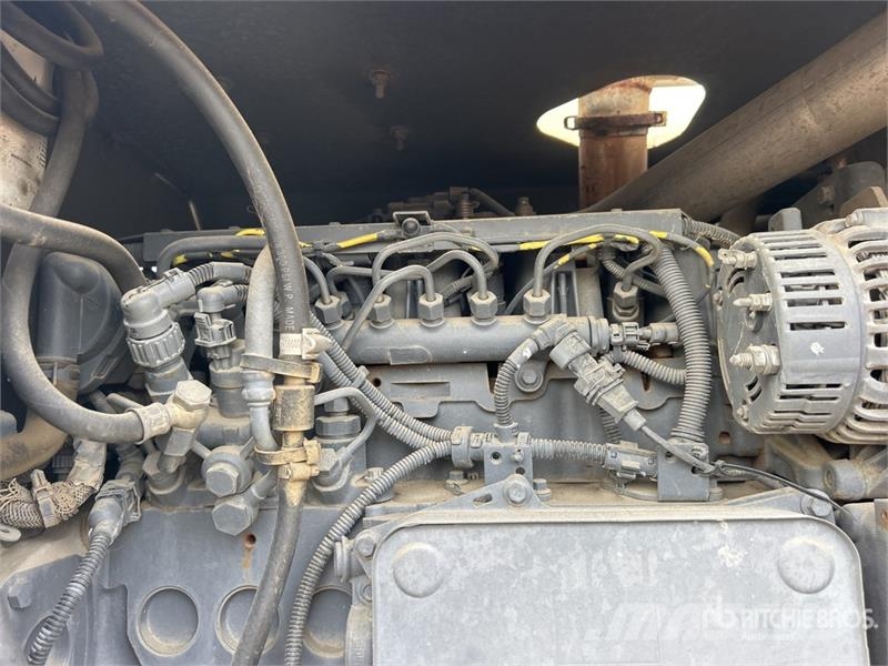 International 7400 Camion autospurgo